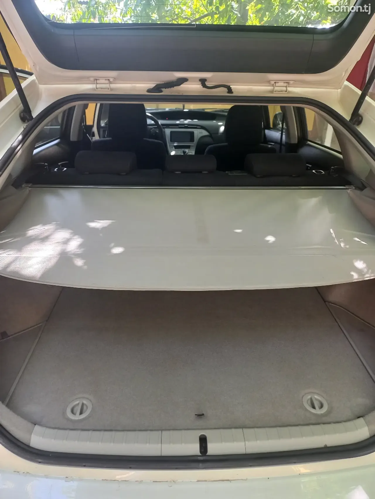 Toyota Prius 2014 · 1.8 AT