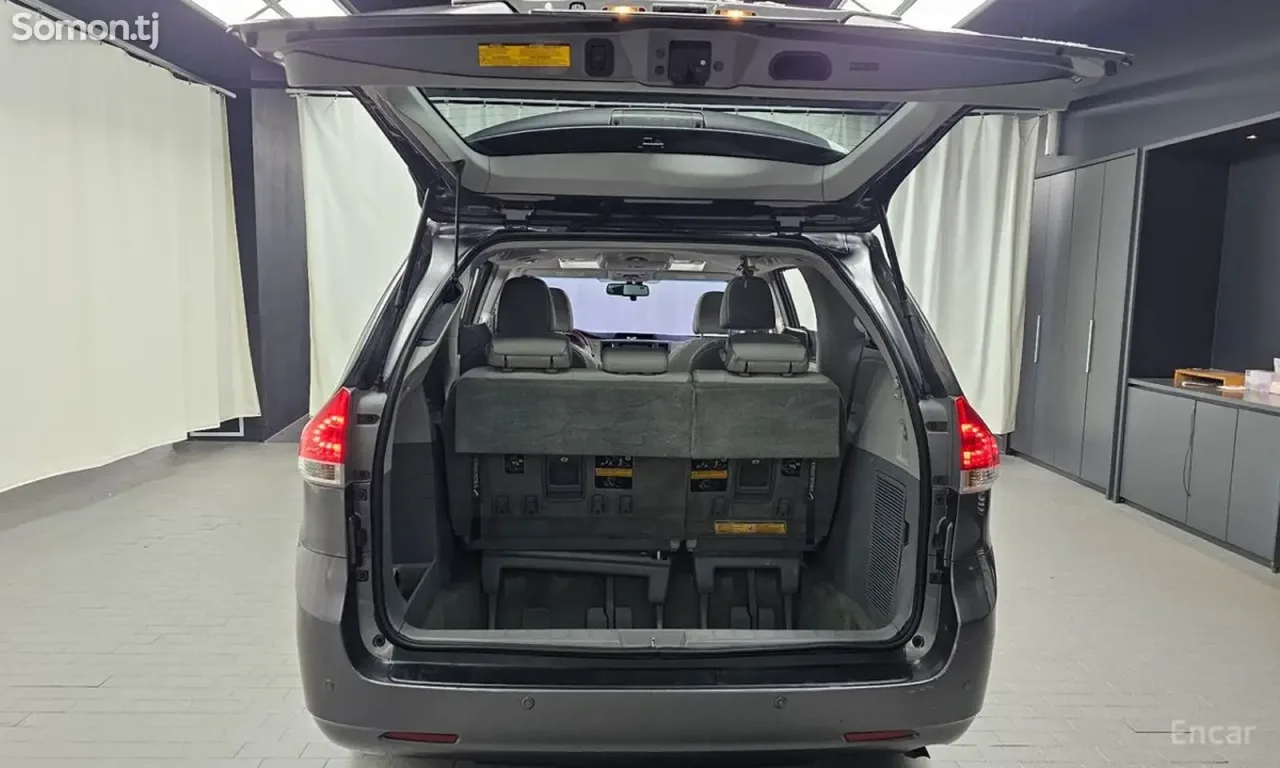 Toyota Sienna 2014 · 3.5 AT