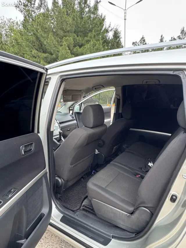 Toyota Verso 2007 · 2.2 MT