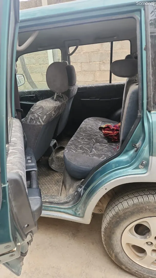 Mitsubishi Pajero 1998 · 1.8 AT