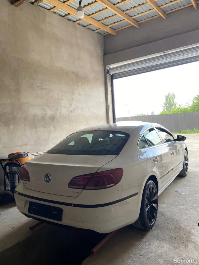 Volkswagen Passat 2012 · 1.8 AT