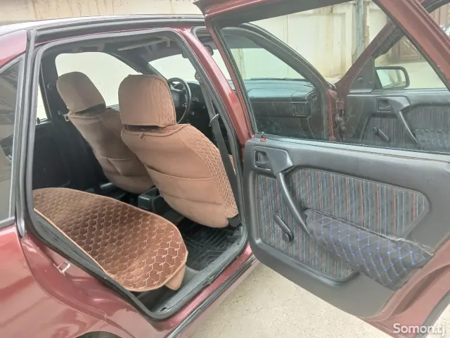 Opel Vectra A 1993 · 1.6 MT