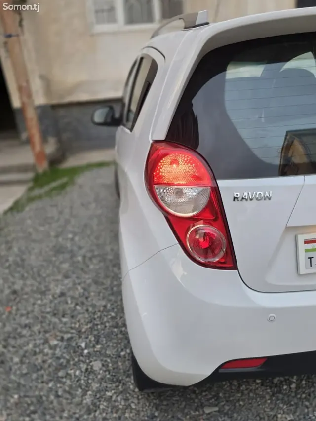 Chevrolet Spark 2017 · 1.1 AT