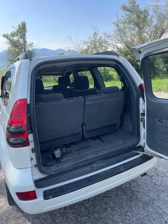 Toyota Land Cruiser Prado 2009 · 2.7 AT