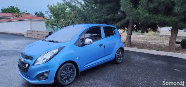 Chevrolet Spark 2014 · 1.0 AT