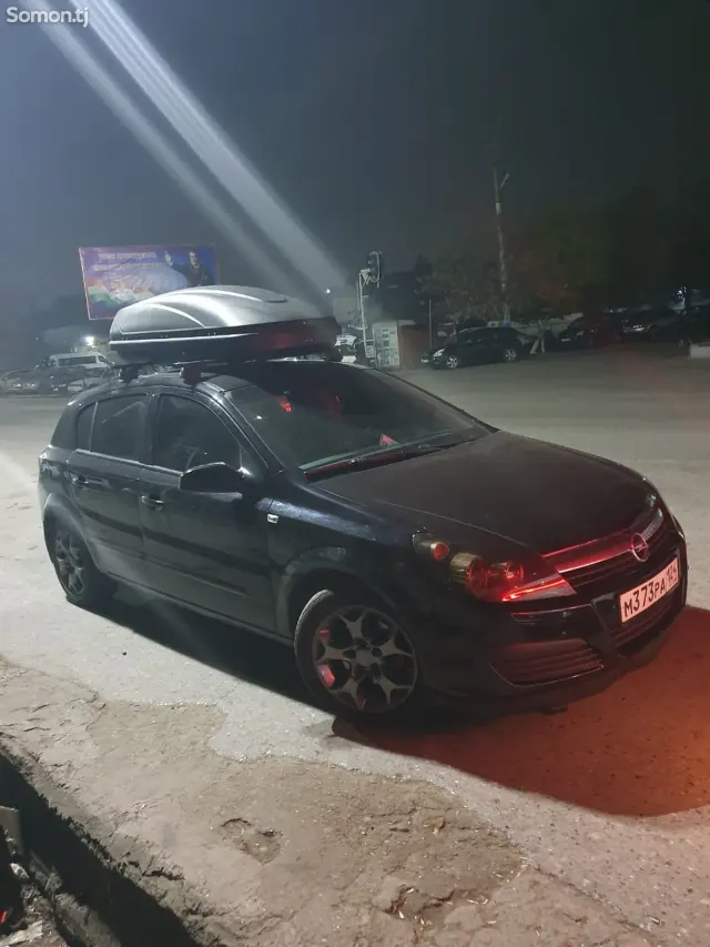 Opel Astra H 2006 · 1.8 MT