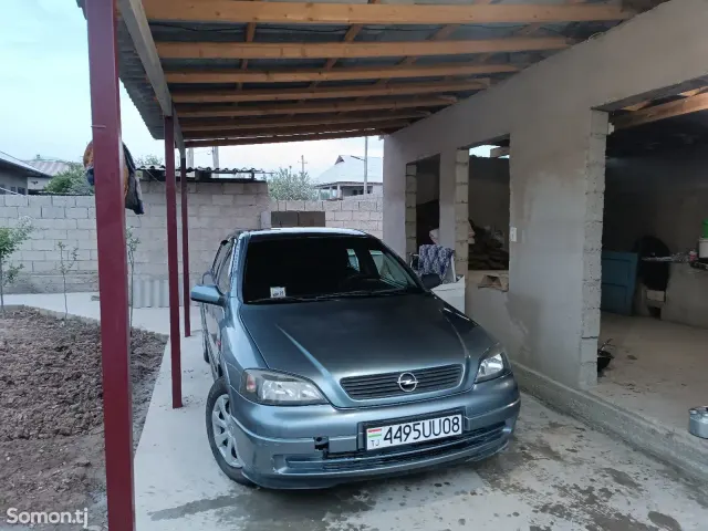 Opel Astra G 1998 · 1.6 MT
