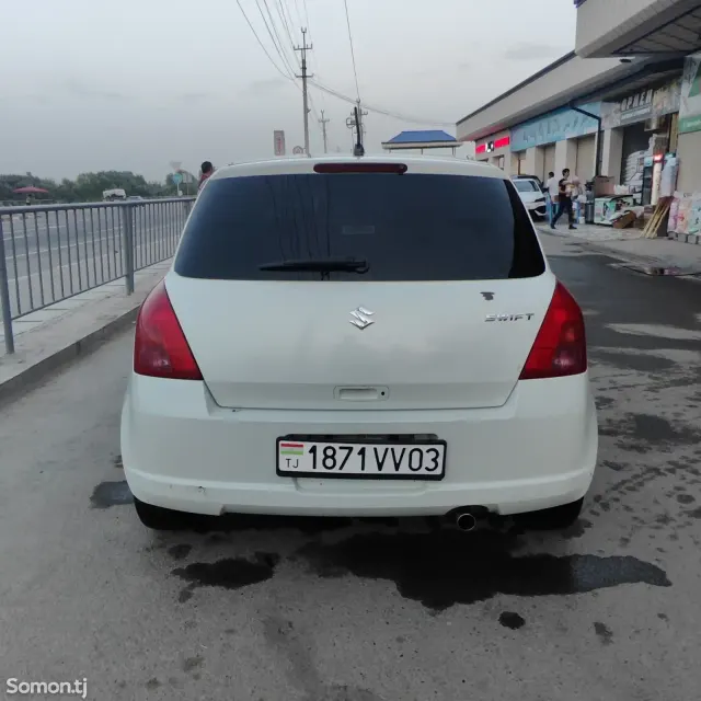 Suzuki Swift 2006 · 1.3 AT