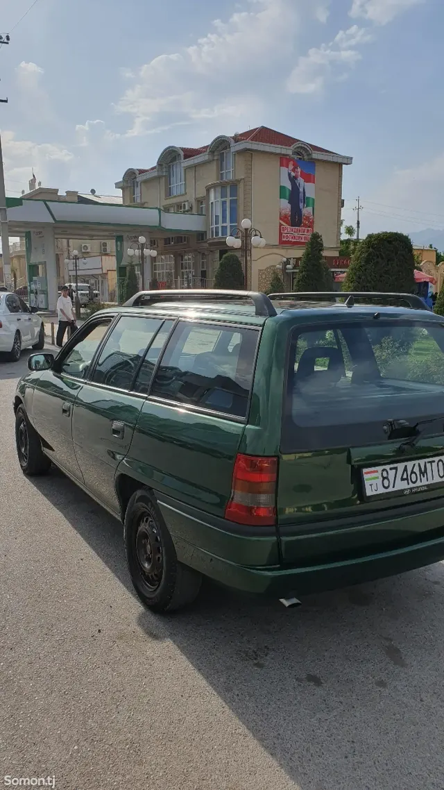 Opel Astra F 1997 · 1.6 MT