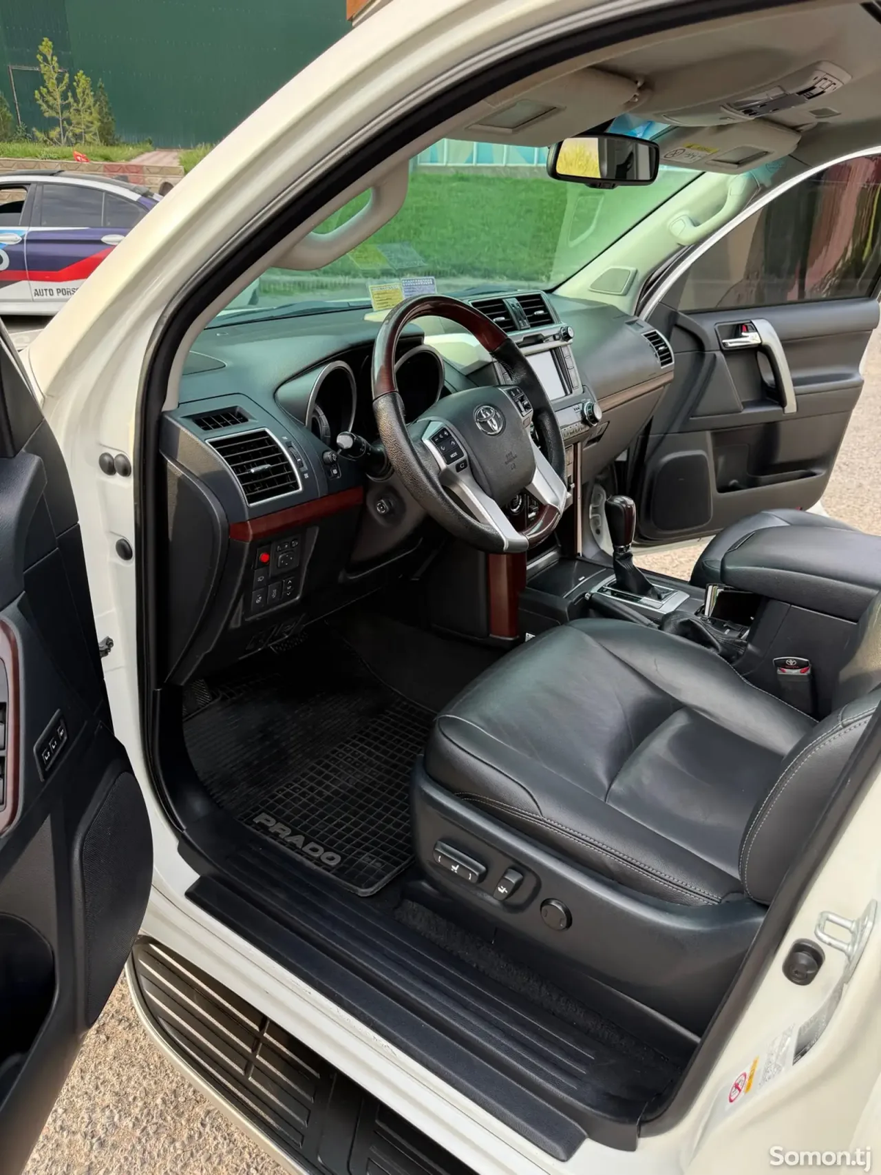 Toyota Land Cruiser Prado 2016 · 2.8 AT