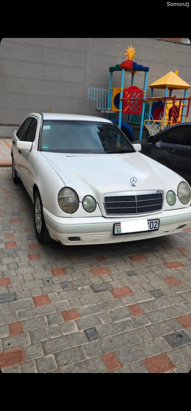 Mercedes-Benz E class 1997 · 2.0 MT