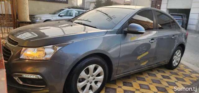 Chevrolet Cruze 2015 · 1.8 AT