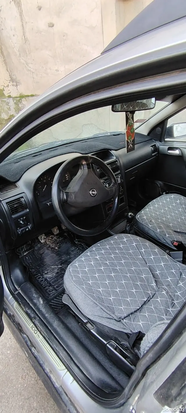 Opel Astra G 2000 · 1.6 MT