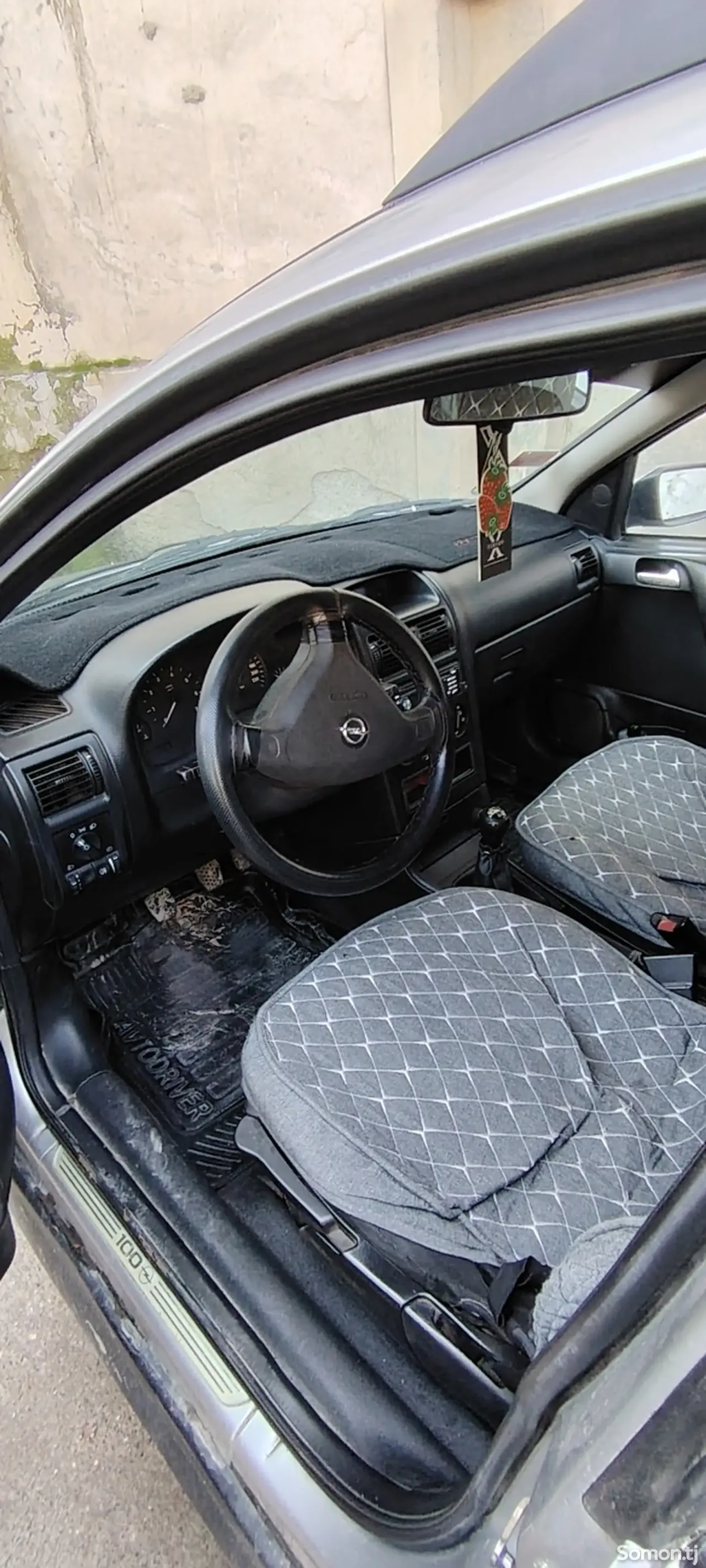 Opel Astra G 2000 · 1.6 MT