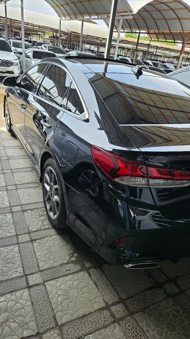 Hyundai Sonata 2017 · 2.0 AT