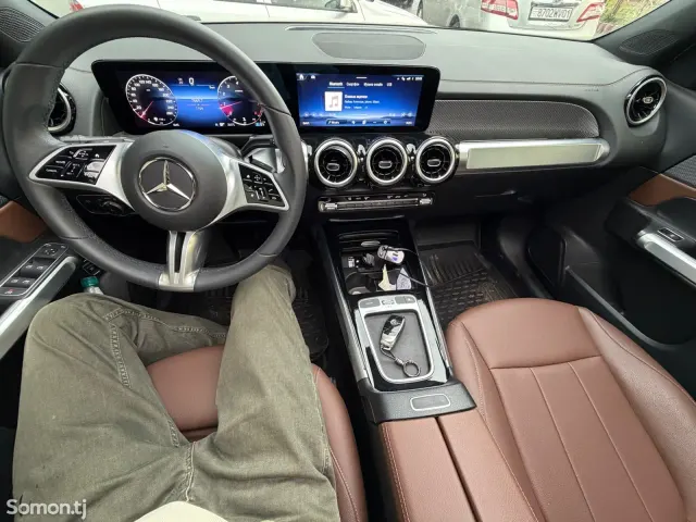 Mercedes-Benz GLB class 2025 · 2.0 AT