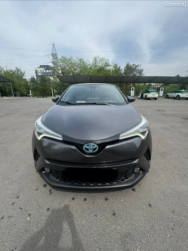 Toyota C-HR 2018 · 2.0 AT