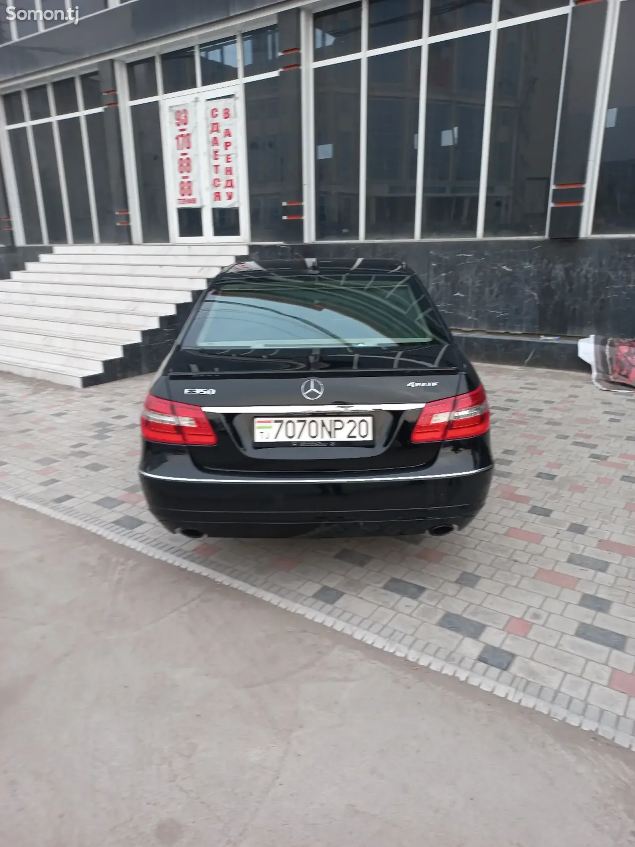 Mercedes-Benz E class 2011 · 3.5 AT