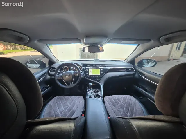 Toyota Camry 2019 · 2.5 AT