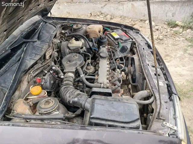 Opel Vectra A 1992 · 1.6 MT