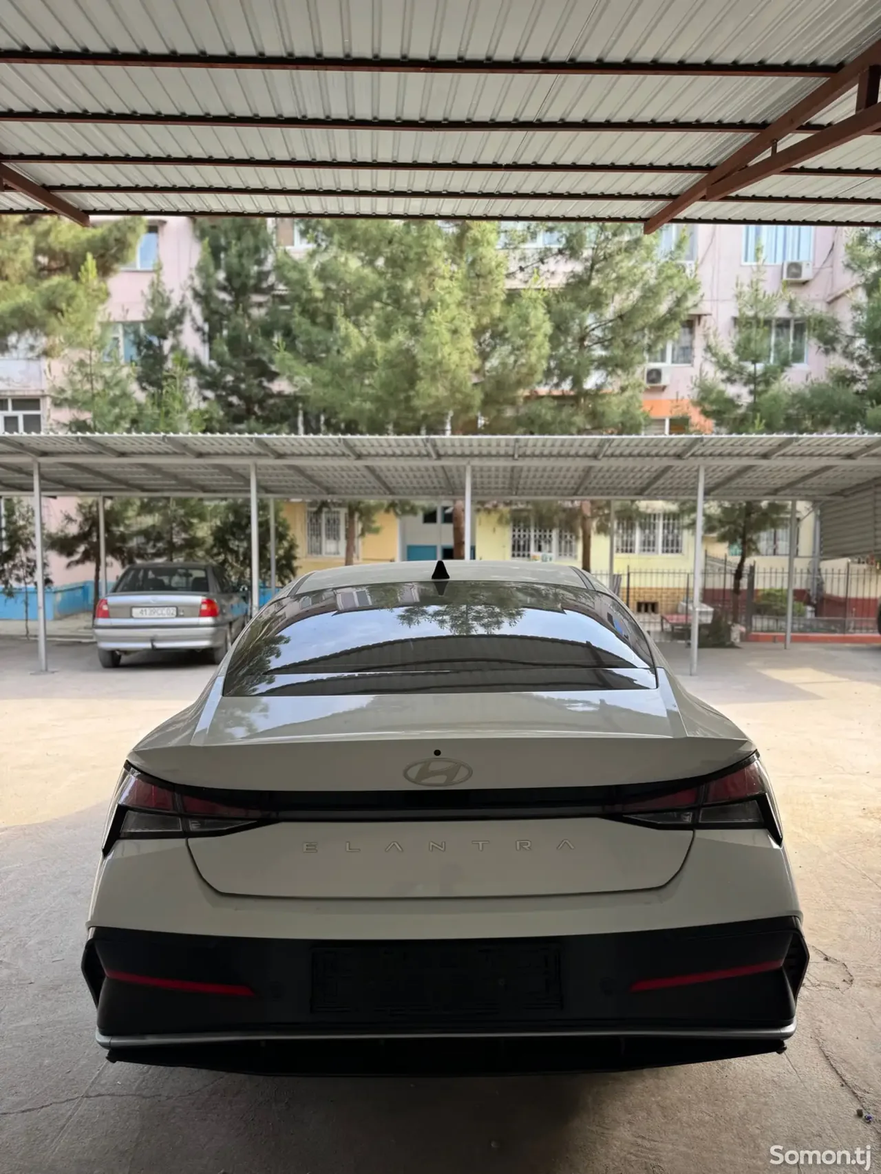 Hyundai Elantra 2023 · 1.6 AT