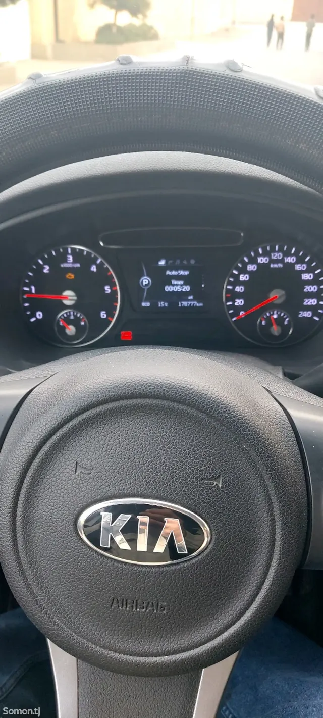 Kia Sorento 2015 · 2.2 AT