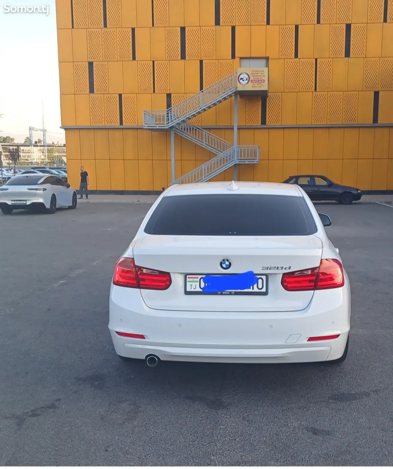 BMW 3 series 2015 · 2.0 AT