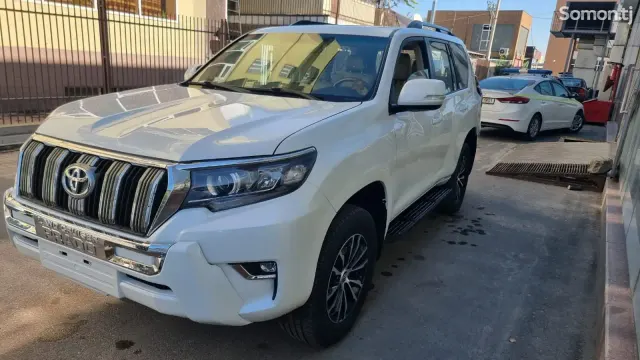 Toyota Land Cruiser Prado 2015 · 4.0 AT