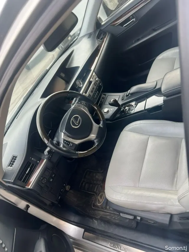 Lexus ES series 2014 · 3.5 AT