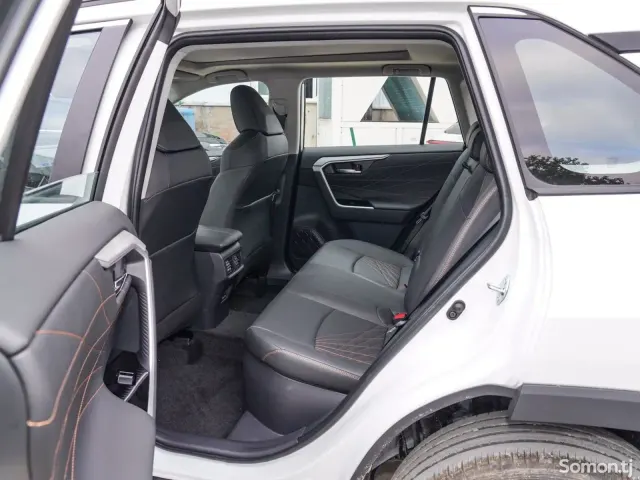 Toyota RAV 4 2025 · 2.5 AT