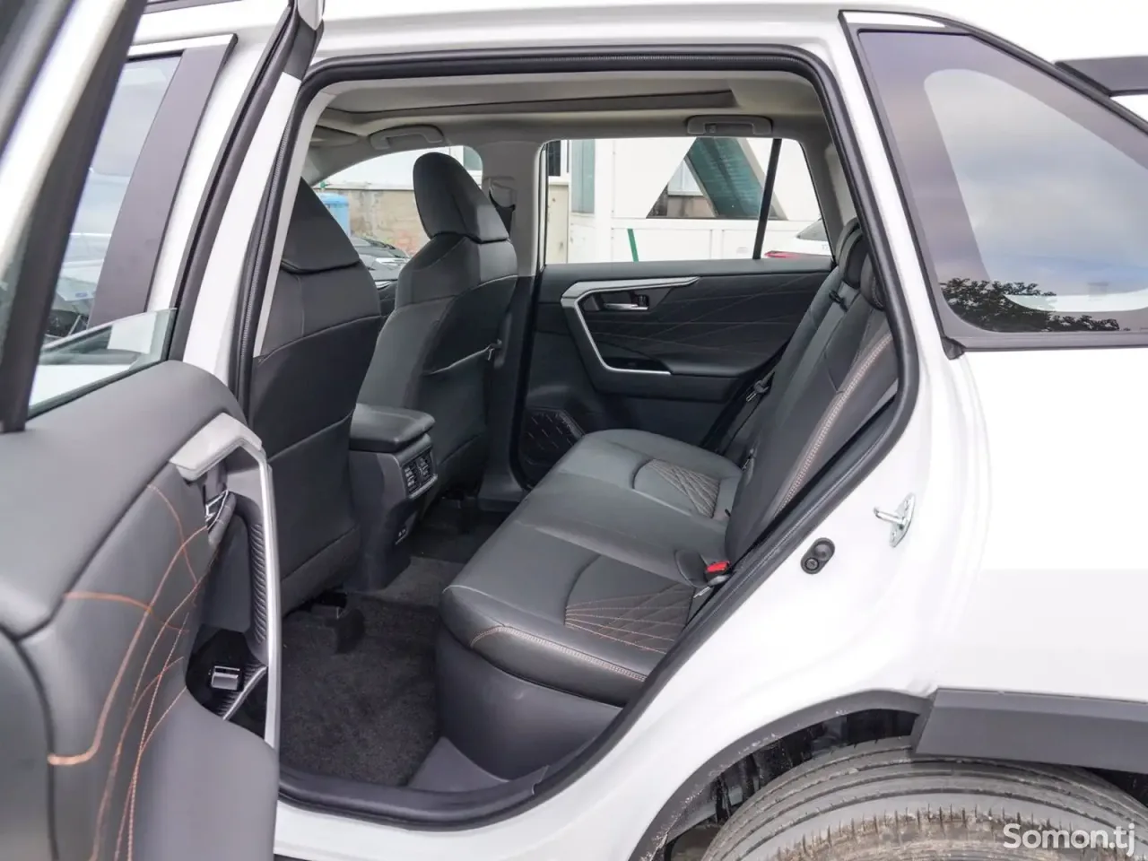 Toyota RAV 4 2025 · 2.5 AT