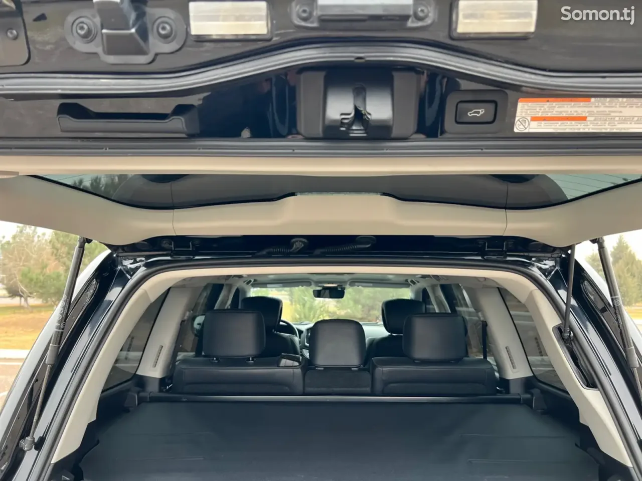 Toyota Land Cruiser 2018 · 4.5 AT