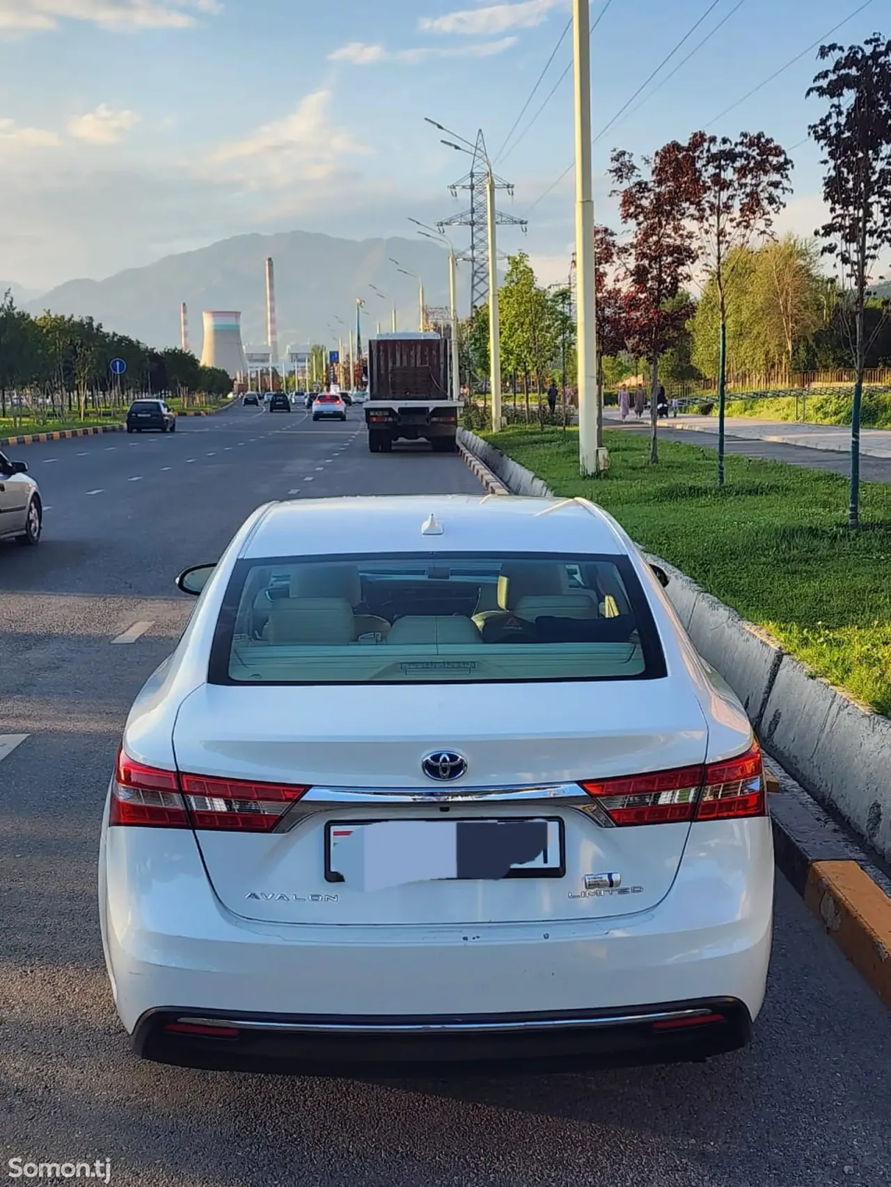 Toyota Avalon 2016 · 2.5 AT