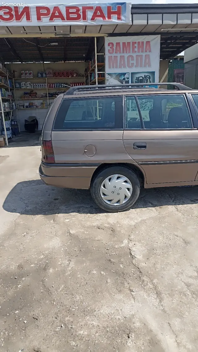 Opel Astra F 1998 · 1.6 MT