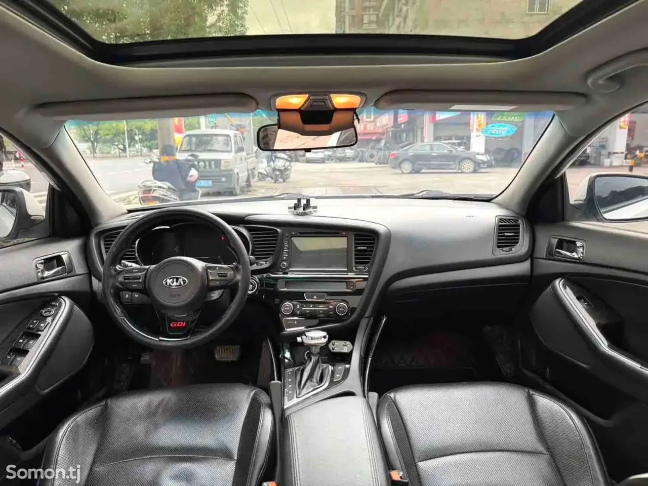Kia K5 2015 · 2.0 AT
