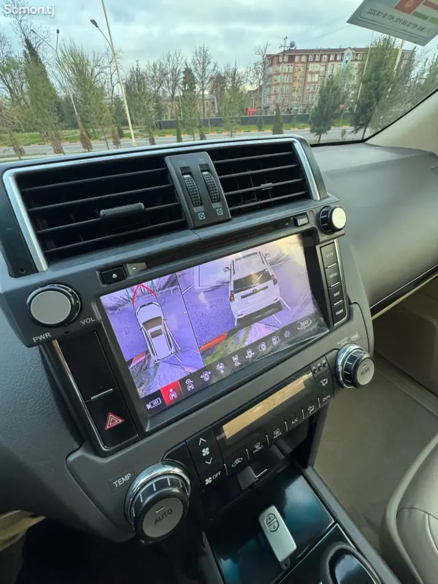 Toyota Land Cruiser Prado 2015 · 4.0 AT