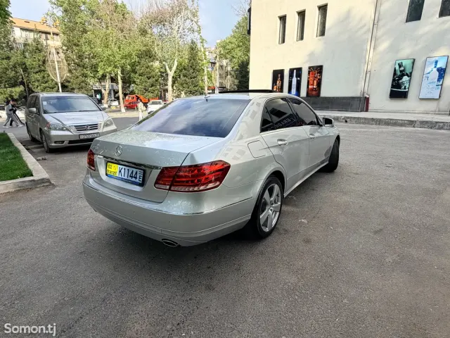 Mercedes-Benz E class 2010 · 3.0 AT