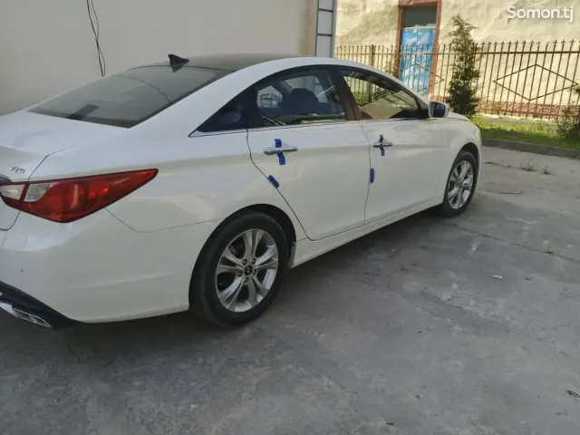 Hyundai Sonata 2012 · 2.0 AT