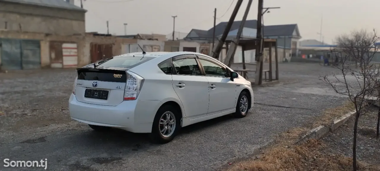 Toyota Prius 2009 · 1.8 AMT