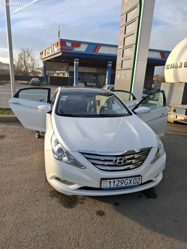 Hyundai Sonata 2010 · 2.0 AT