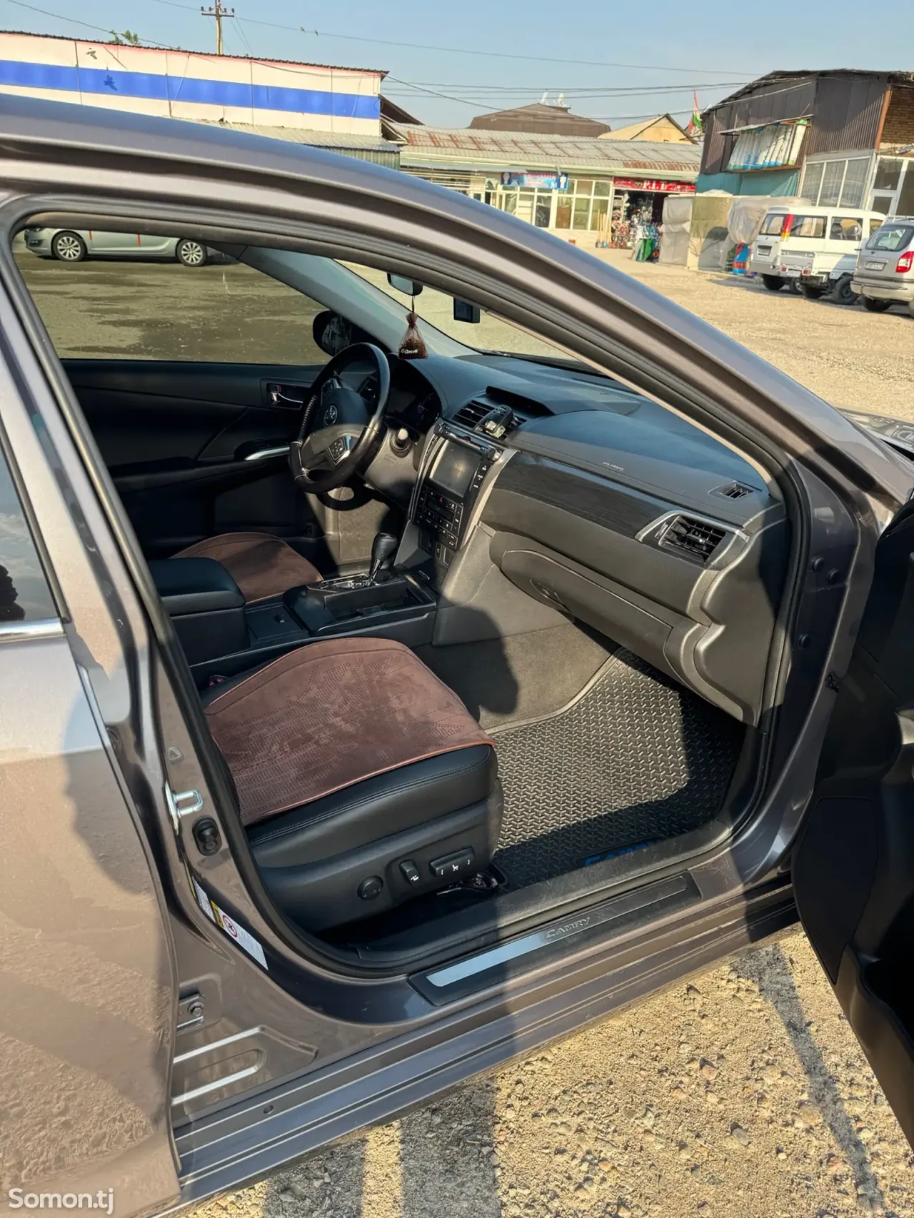 Toyota Camry 2015 · 2.5 AT