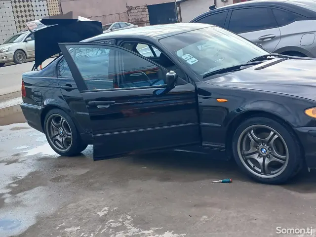 BMW 3 series 2003 · 2.0 MT