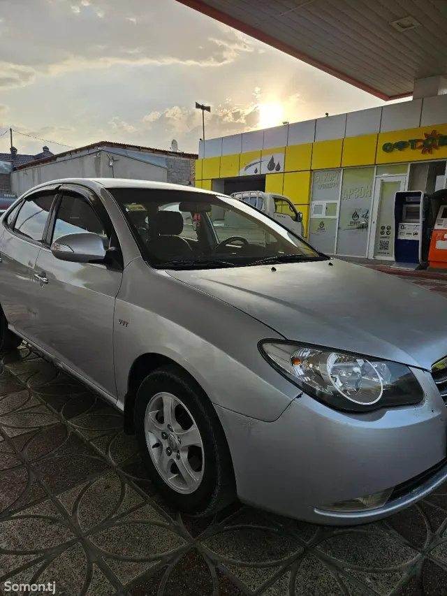 Hyundai Avante 2010 · 1.6 AT