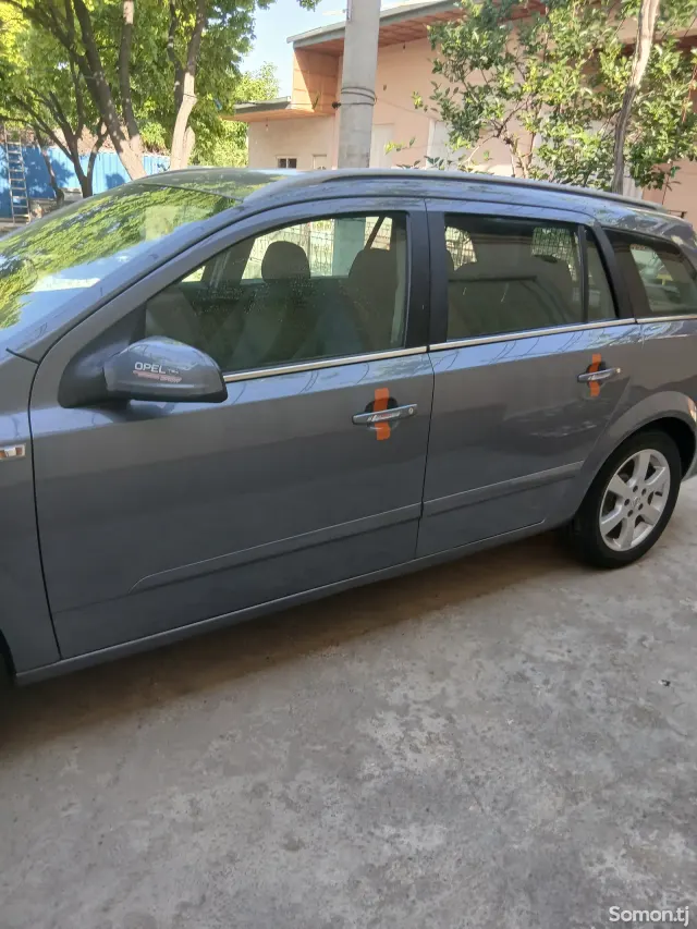 Opel Astra H 2006 · 1.8 AT