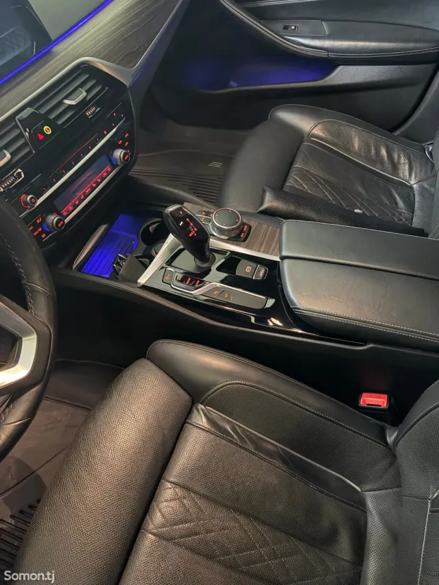 BMW 5 series 2017 · 2.0 AT