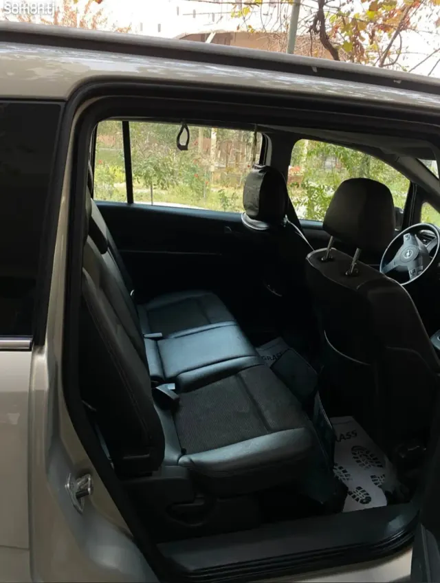 Opel Zafira 2007 · 1.8 MT