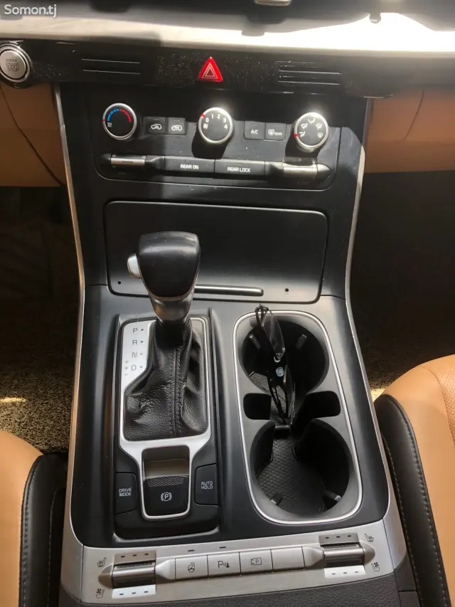 Kia Carnival 2021 · 3.5 AT