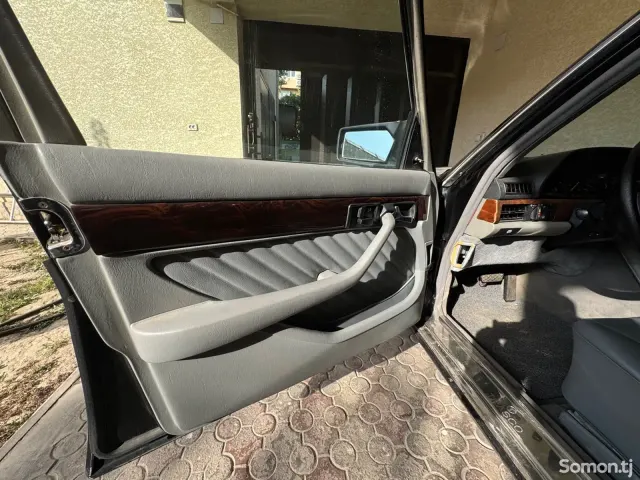 Mercedes-Benz S class 1991 · 5.6 AT