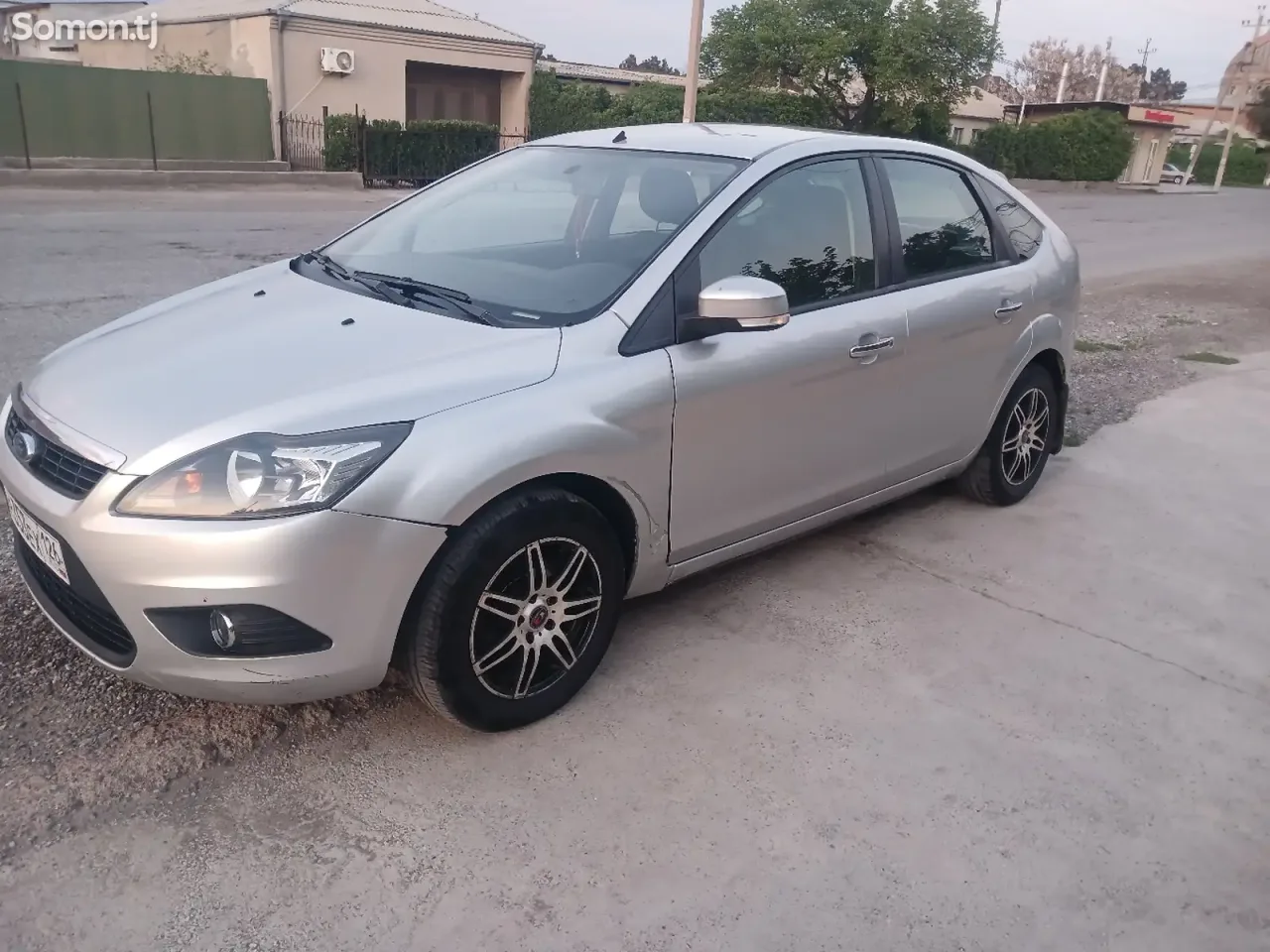 Ford Focus 2010 · 1.6 MT