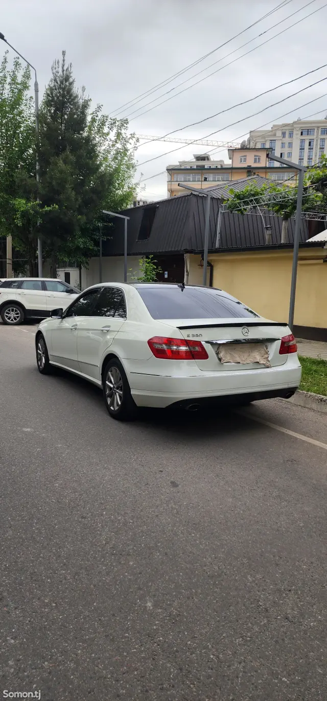 Mercedes-Benz E class 2010 · 3.5 AT